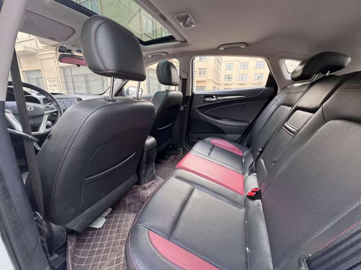 長(zhǎng)安 逸動(dòng)XT  2015款 1.6L 手動(dòng)致酷型 國V圖片