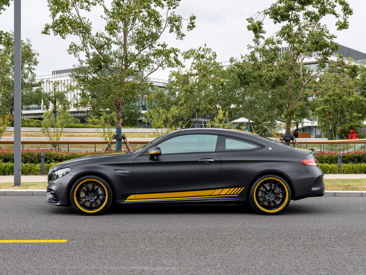 奔馳 奔馳C級AMG  2021款 AMG C 63 轎跑車 暗夜特別版圖片