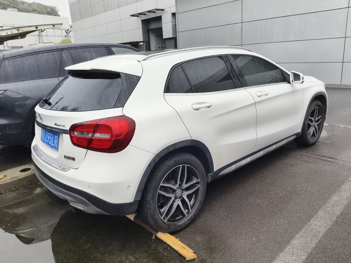 奔馳 奔馳GLA  2016款 GLA 220 4MATIC 時(shí)尚型圖片