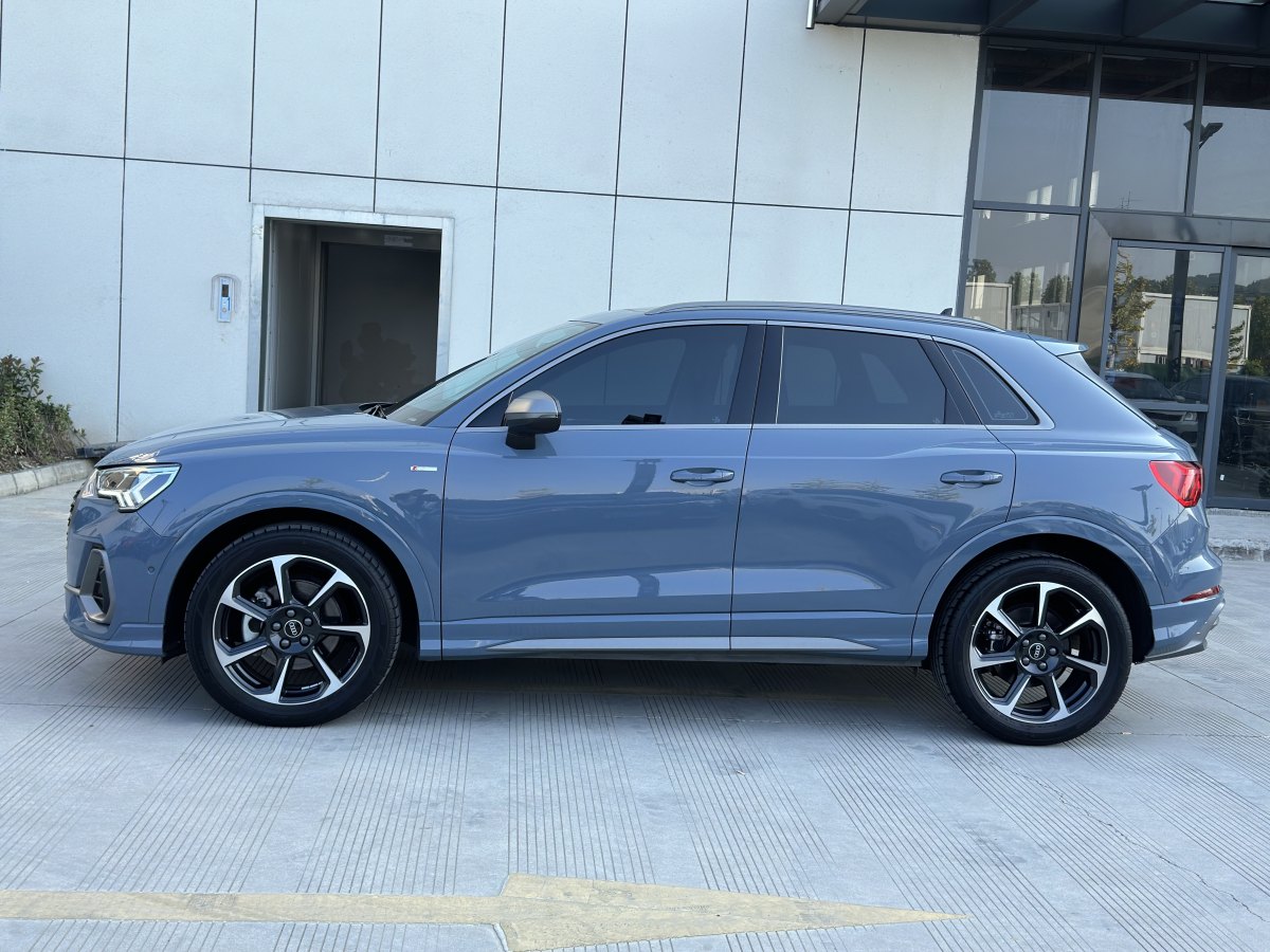 奧迪 奧迪Q3  2022款 40 TFSI RS套件燃速型圖片