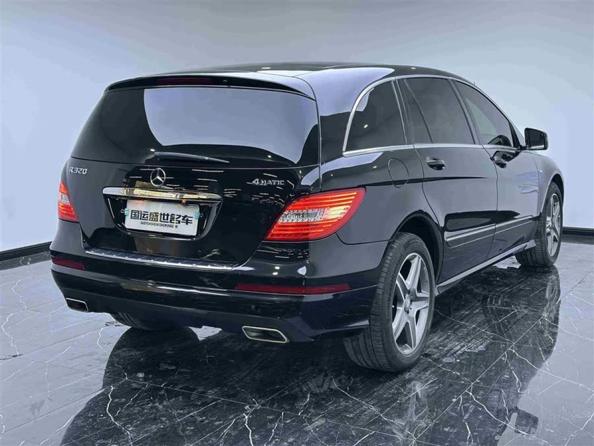 奔馳 奔馳R級  2017款 R 320 4MATIC 商務(wù)型臻藏版圖片