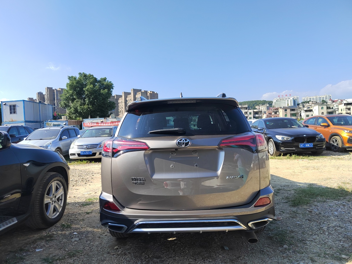 豐田 RAV4  2016款 榮放 2.0L CVT兩驅(qū)風(fēng)尚版圖片