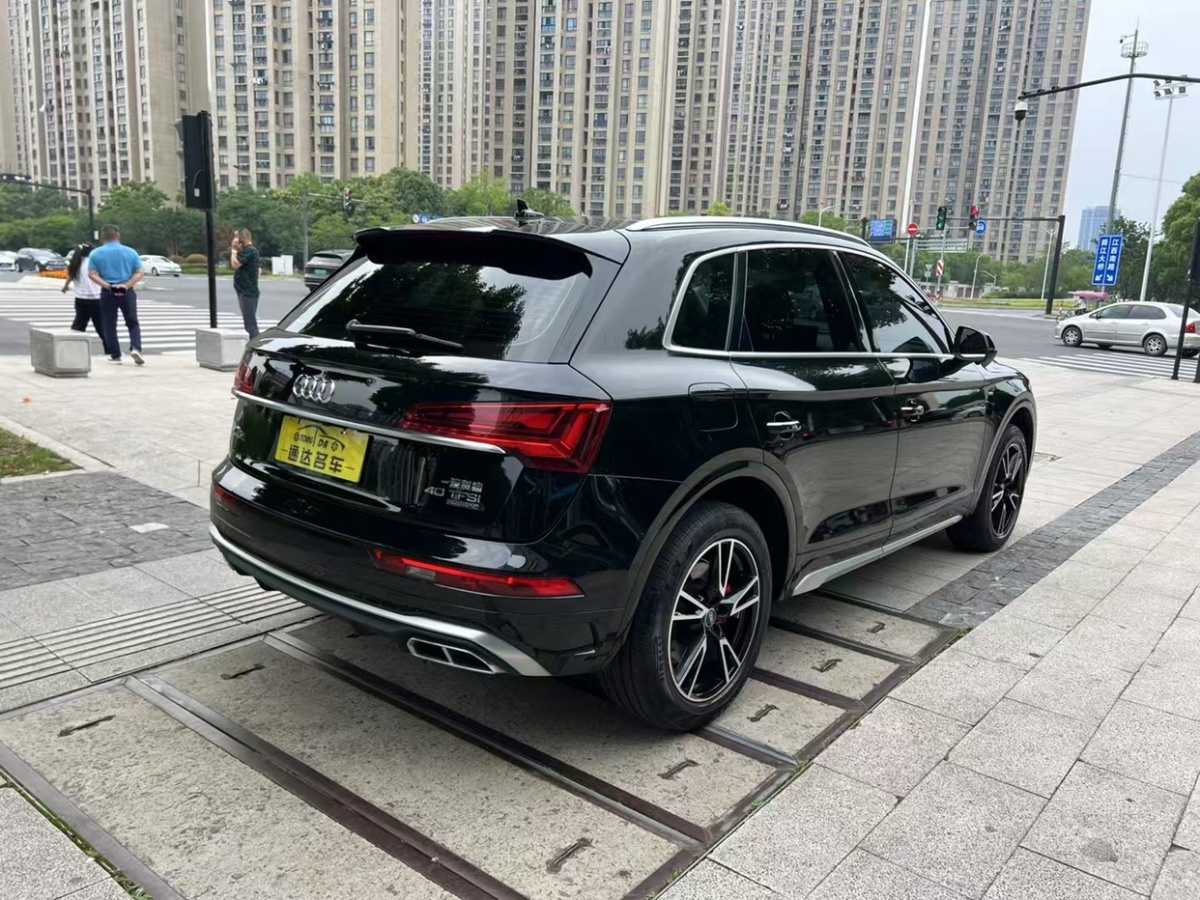 奧迪 奧迪Q5L  2022款 改款 40T 豪華動感型圖片