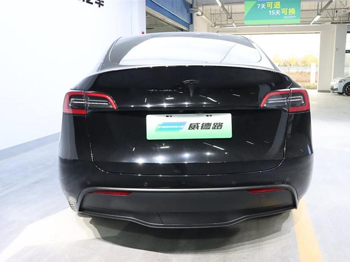 特斯拉 Model 3  2021款 改款 標(biāo)準(zhǔn)續(xù)航后驅(qū)升級(jí)版圖片