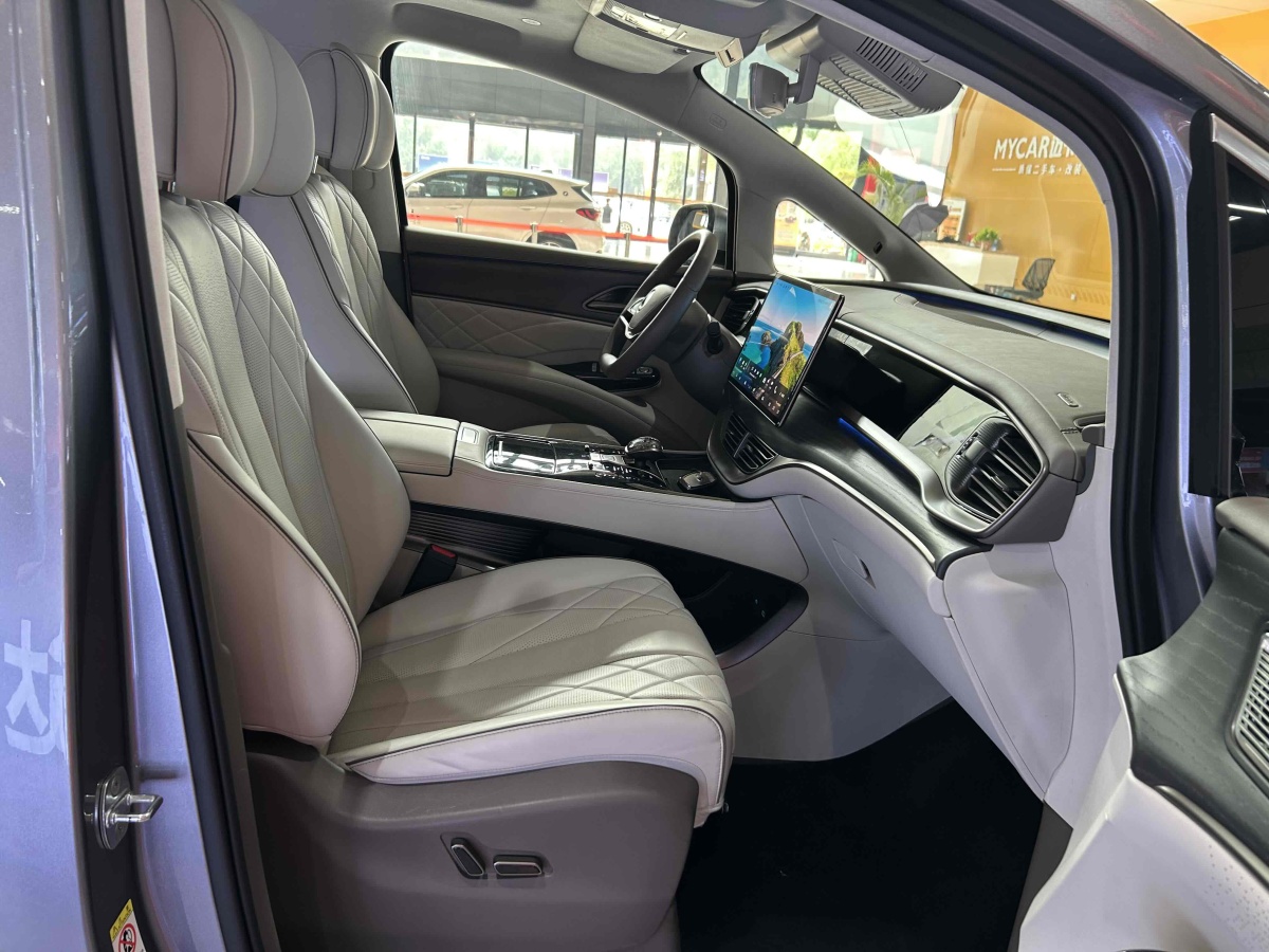 2023年7月騰勢 騰勢D9  2022款 EV 600 四驅(qū)旗艦型