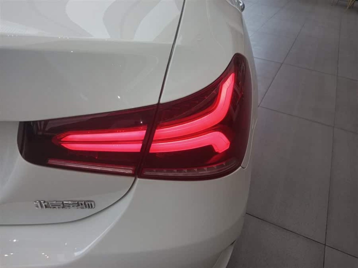 奔馳 奔馳A級(jí)  2020款 改款 A 200 L 運(yùn)動(dòng)轎車動(dòng)感型圖片