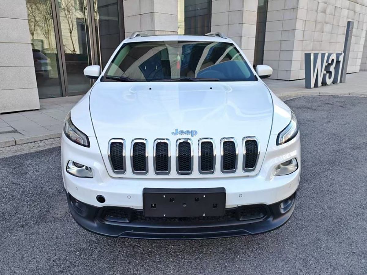 Jeep 自由光  2016款 2.4L 領(lǐng)先版圖片