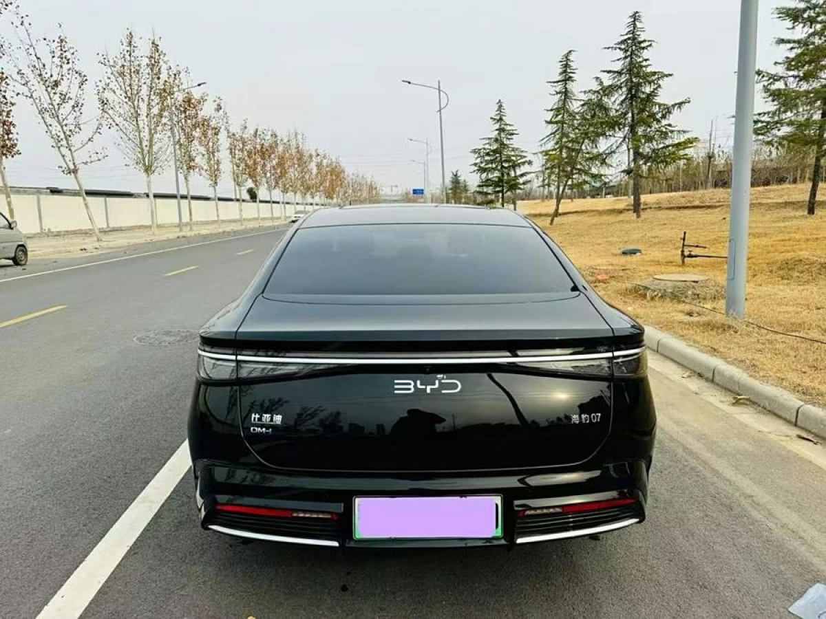 比亞迪 海豹07 DM-i  2025款 DM-i 1.5L 125km 尊貴型圖片