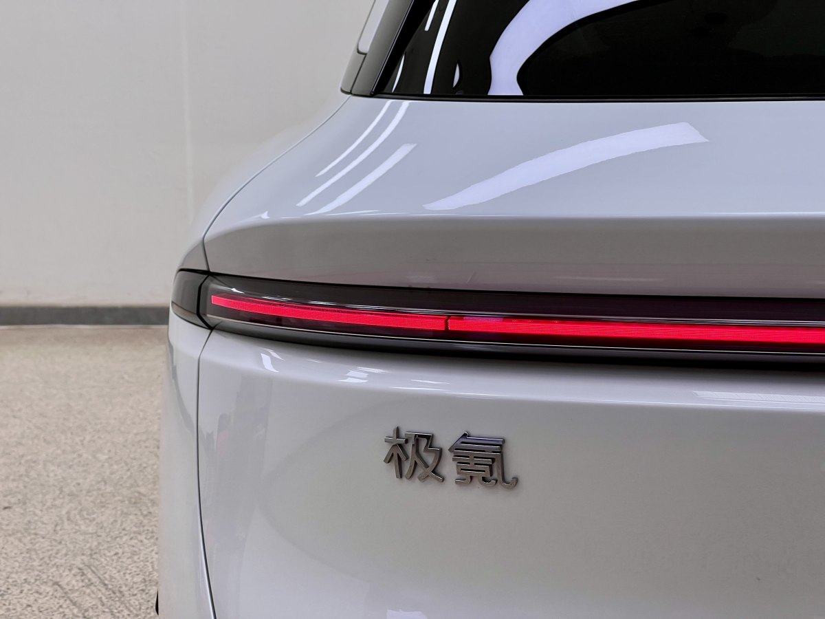 極氪 極氪7X  2025款 100kWh 長續(xù)航四驅(qū)智駕版圖片