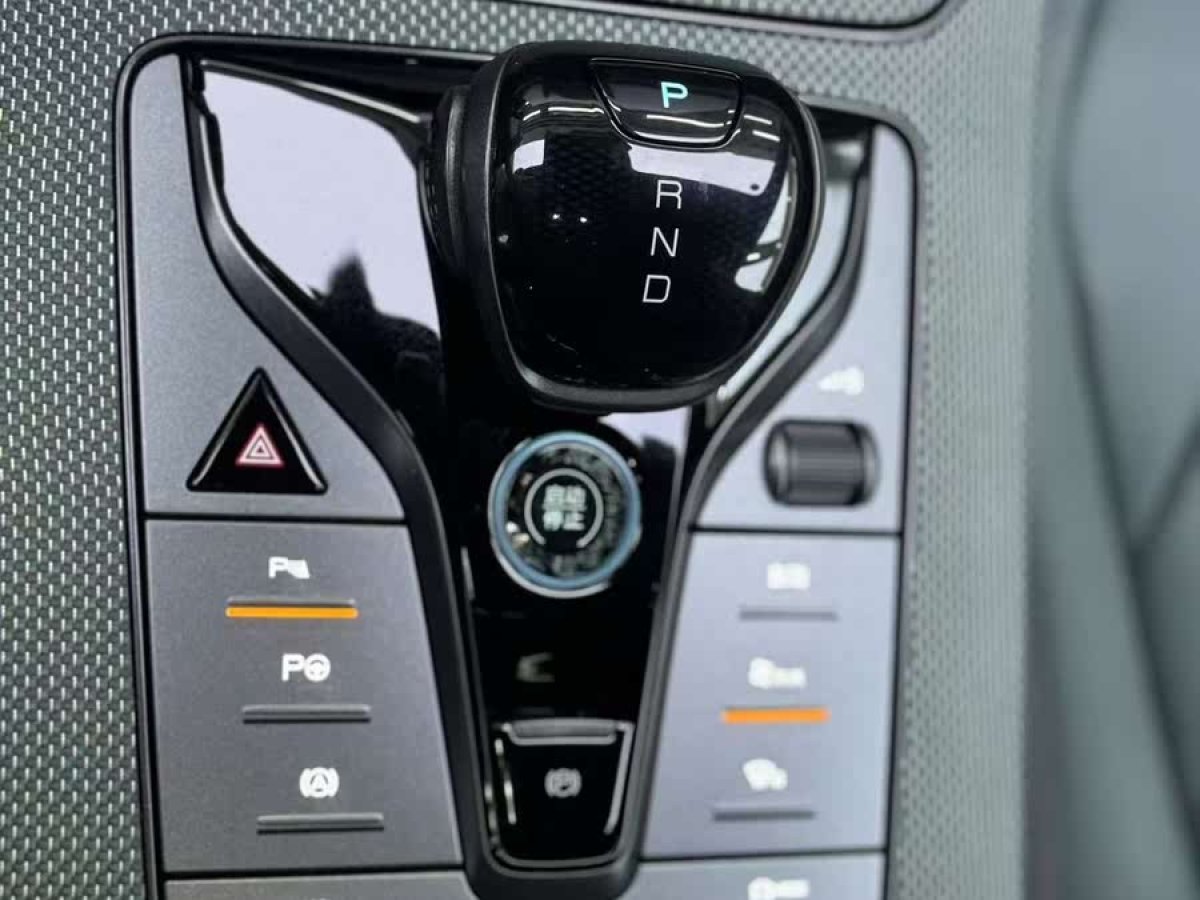 比亞迪 漢  2022款 EV 610KM四驅(qū)千山翠限量版圖片