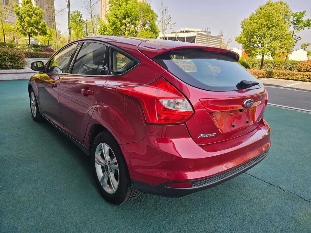 福特 ?？怂? 2015款 三廂 EcoBoost 180 自動精英型圖片
