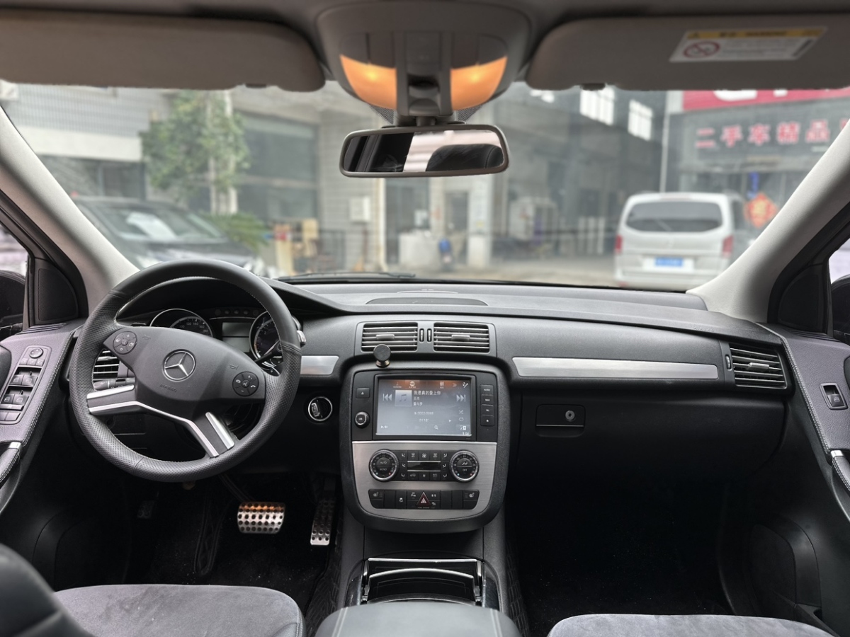 奔馳 奔馳R級  2014款 R 320 4MATIC 商務(wù)型圖片