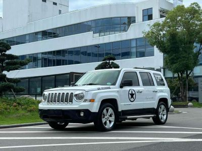 2014年1月 Jeep 自由客(進(jìn)口) 2.0L 運(yùn)動增強(qiáng)版圖片