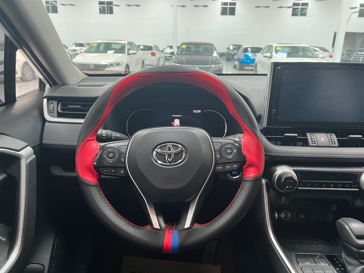 豐田 RAV4  2018款 榮放 2.0L CVT兩驅(qū)風(fēng)尚版圖片