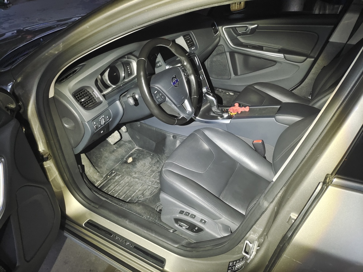 沃尔沃 V60  2015款 T5 智逸版图片