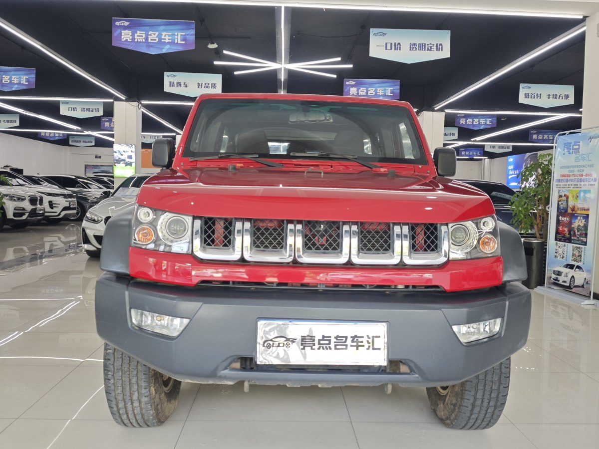 北京 BJ40  2016款 40L 2.0T 手動兩驅豪華版圖片