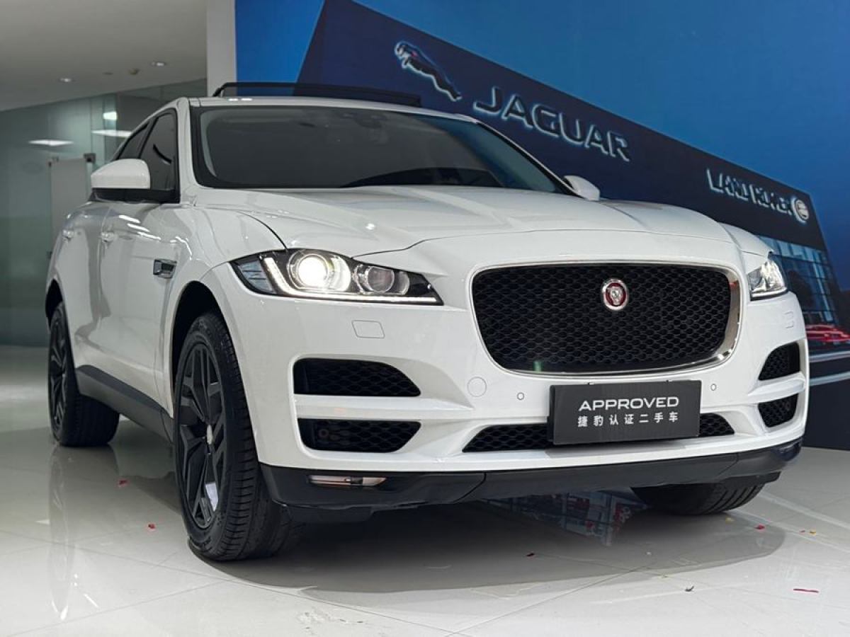 捷豹 F-PACE  2018款 2.0T 兩驅(qū)都市尊享版圖片