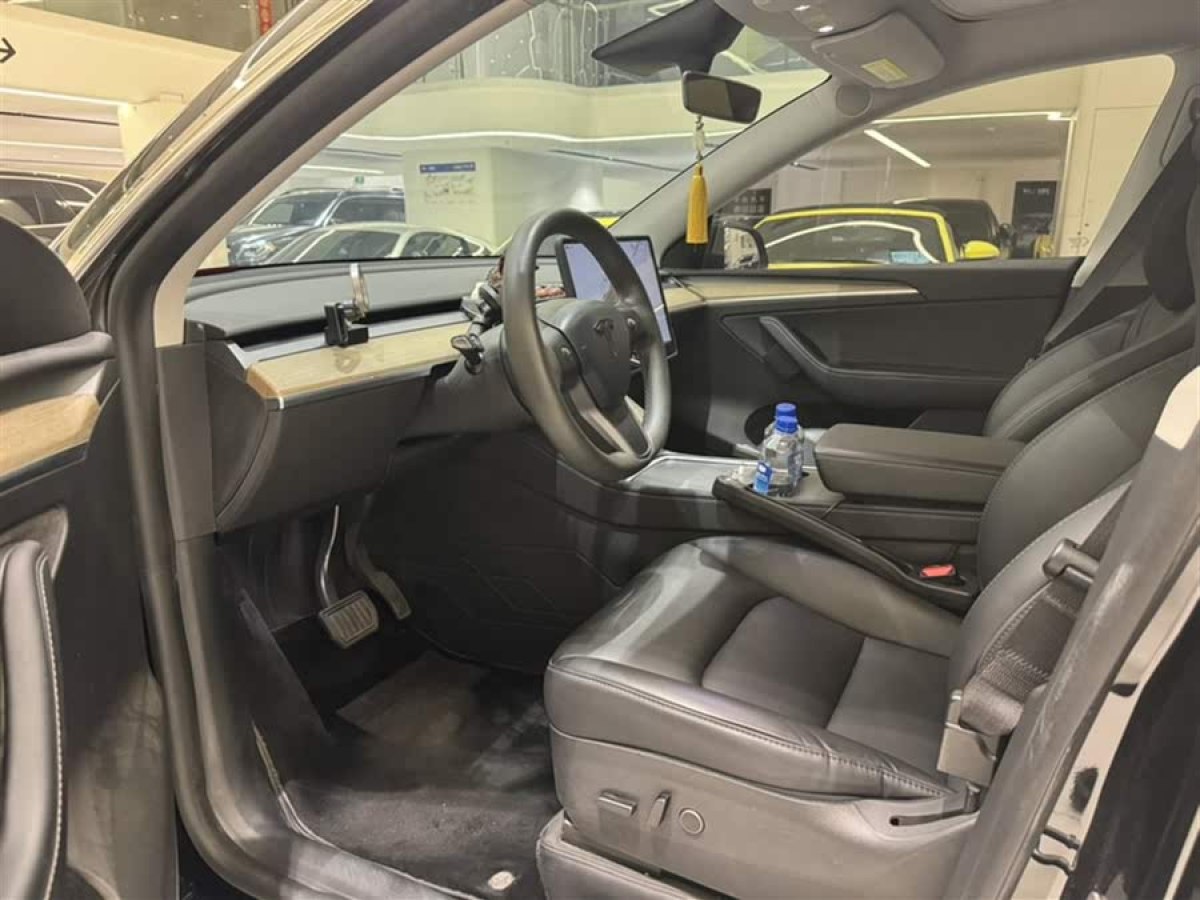 特斯拉 Model Y  2022款 改款 后輪驅(qū)動(dòng)版圖片