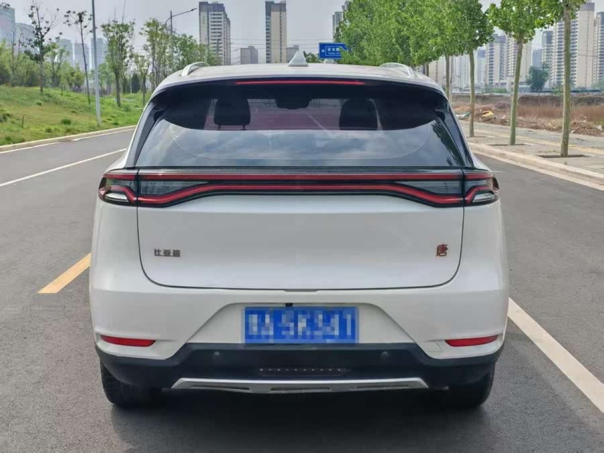 比亞迪 唐  2018款 2.0T 自動智聯(lián)尊貴型 7座圖片