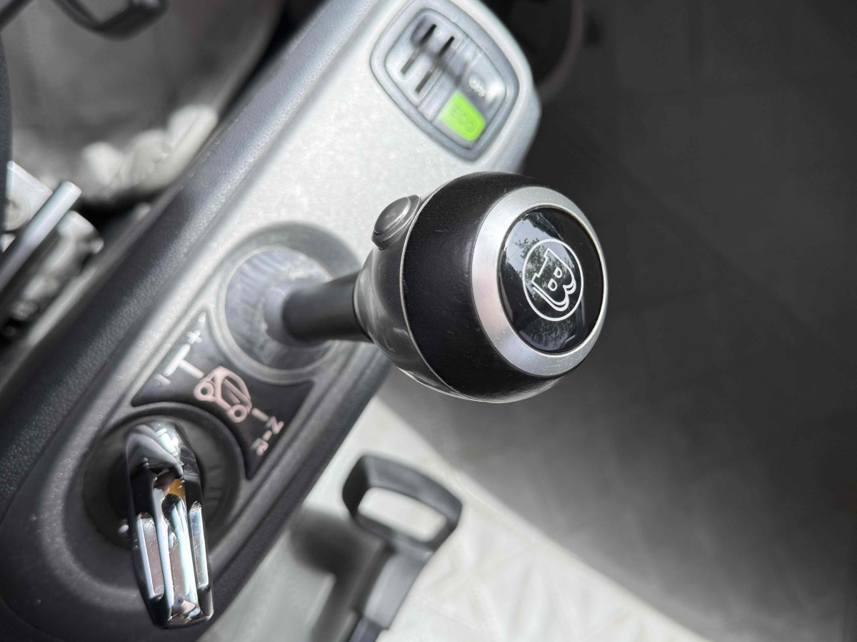 smart fortwo  2013款 1.0T 硬頂城市游俠特別版圖片