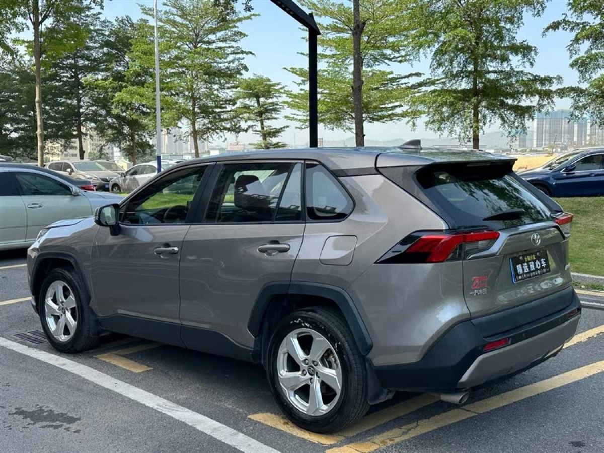豐田 RAV4榮放  2020款 2.0L CVT兩驅(qū)風(fēng)尚版圖片