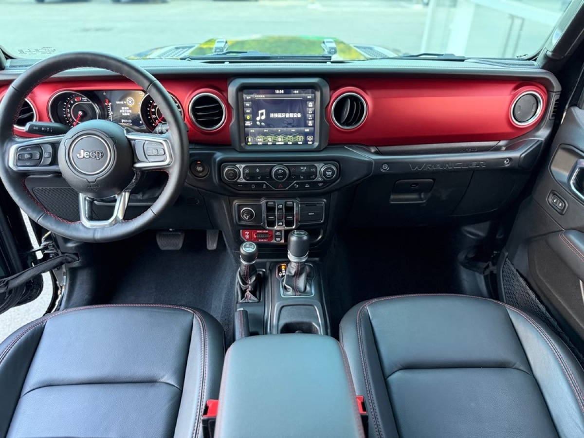 Jeep 牧馬人  2024款 2.0T 羅賓漢四門版圖片
