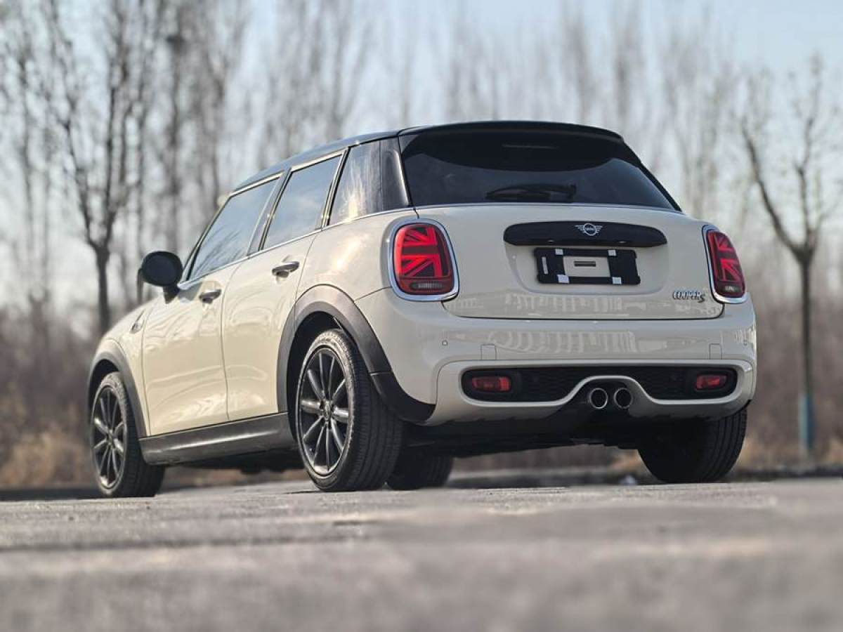 MINI MINI  2018款 2.0T COOPER S 經(jīng)典派 五門(mén)版圖片