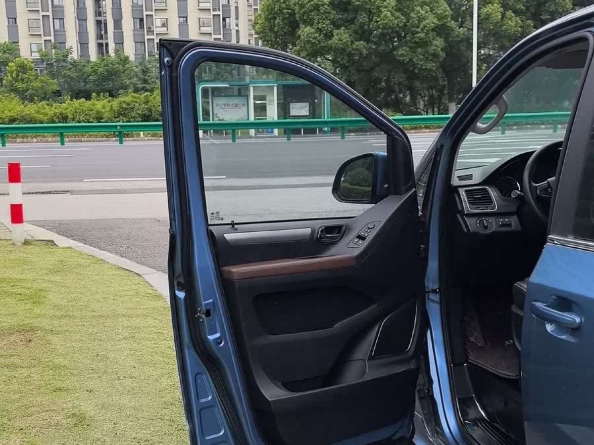 上汽大通 G10  2018款 PLUS 2.0T 自動精英版圖片