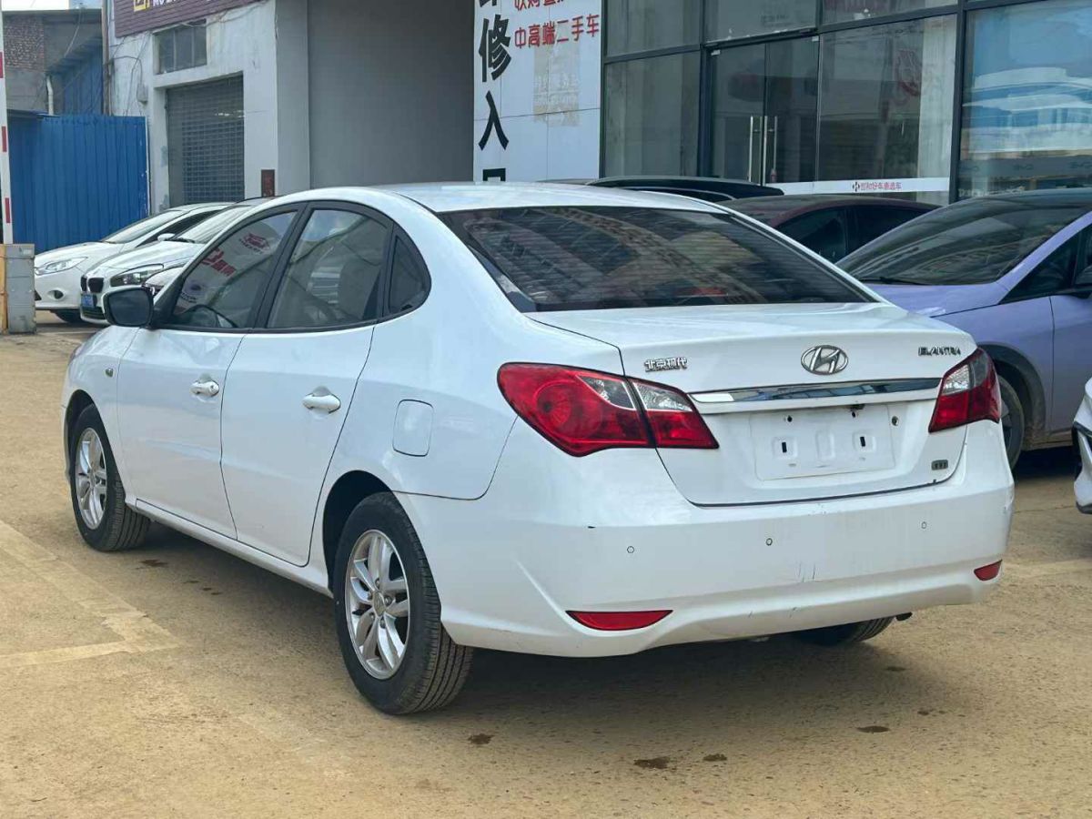 現(xiàn)代 朗動  2013款 1.6L 自動尊貴型圖片