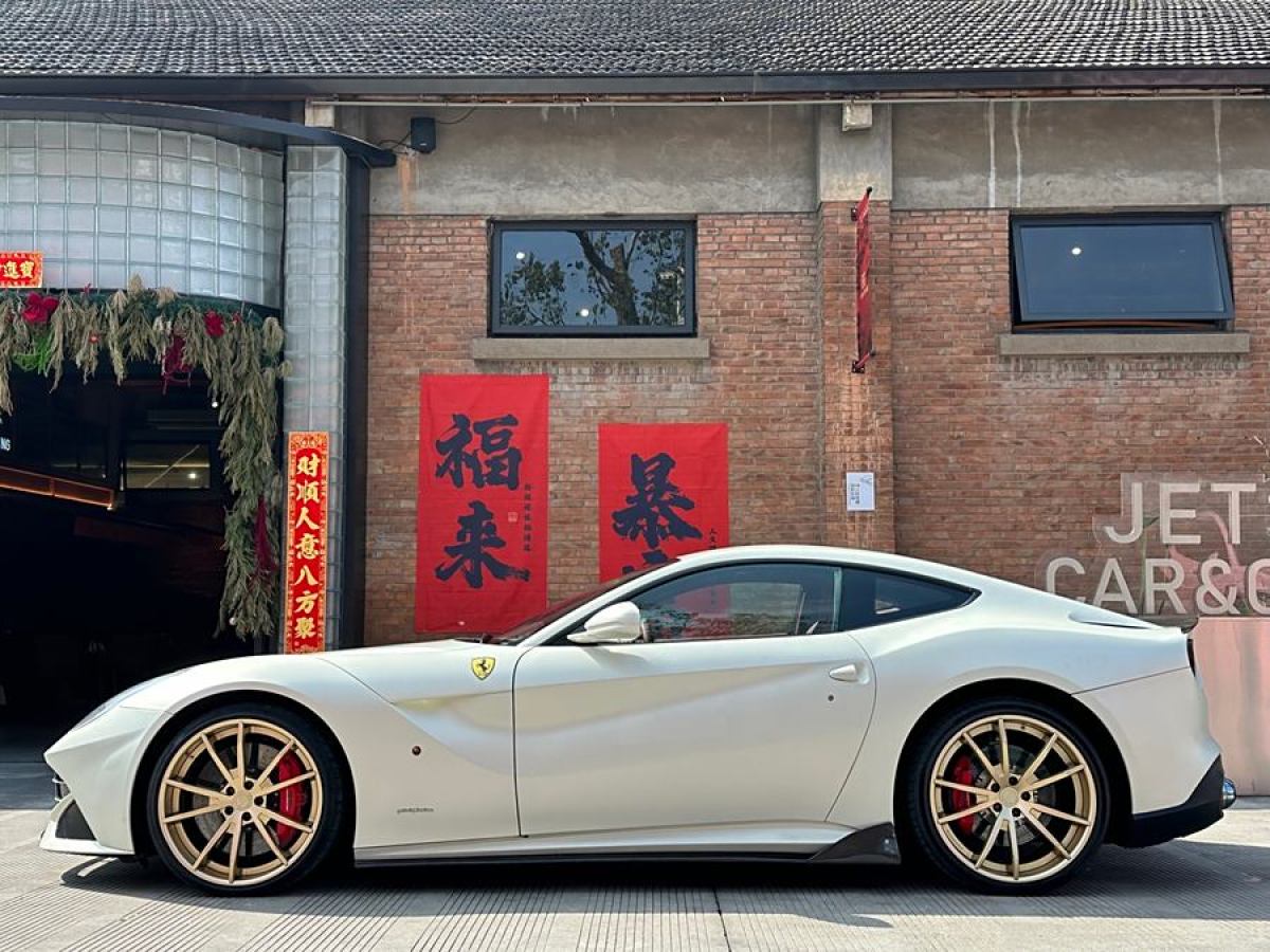 法拉利 F12berlinetta  2013款 6.3L 標(biāo)準(zhǔn)型圖片