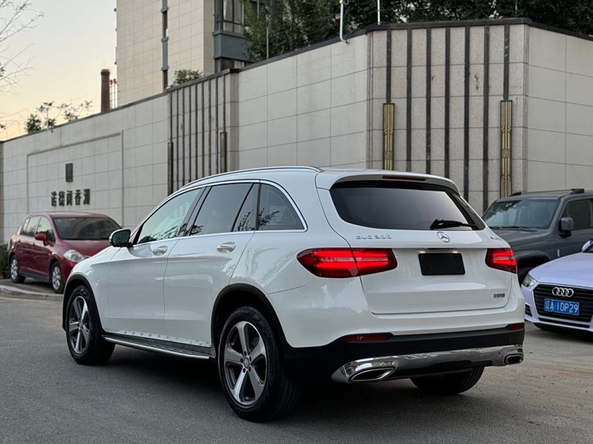 2016年8月奔馳 奔馳GLC  2016款 GLC 300 4MATIC 動(dòng)感型