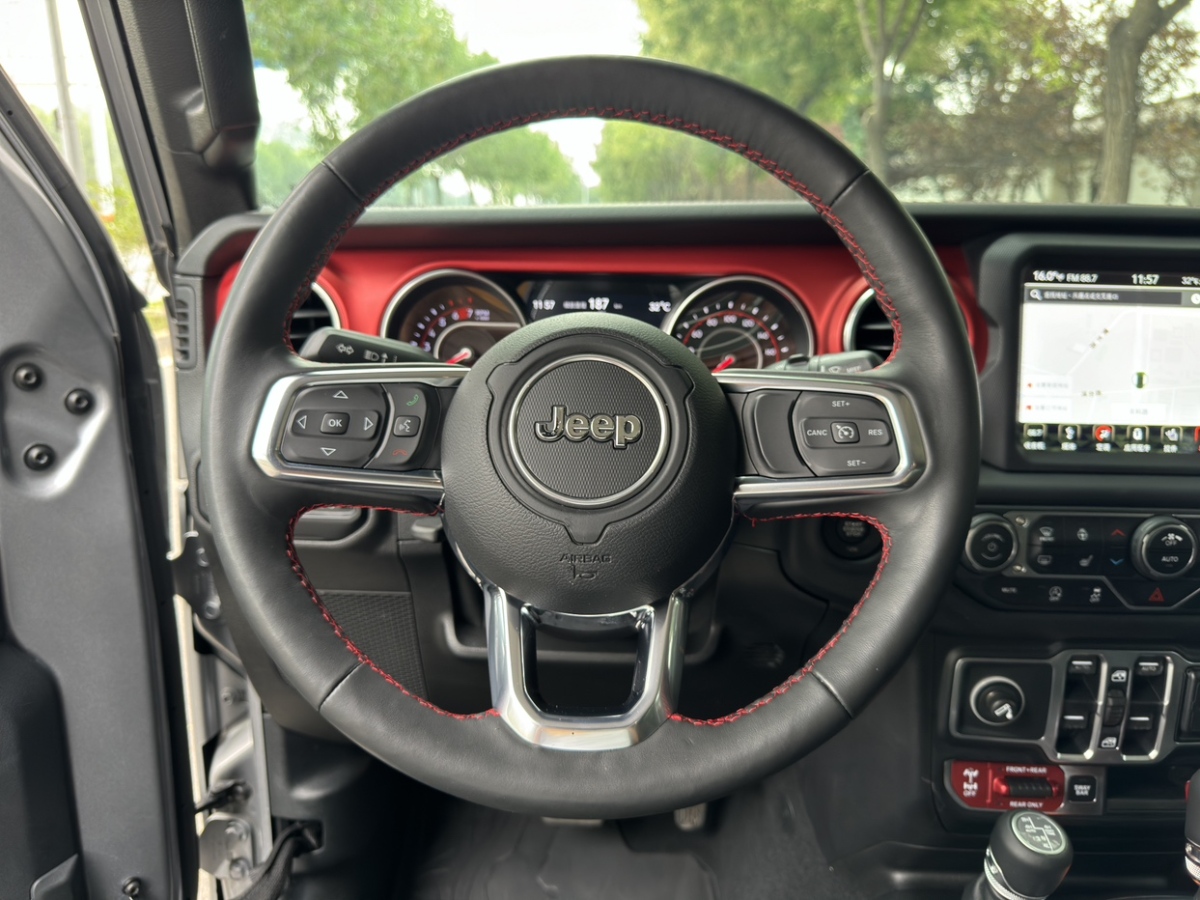 Jeep 牧马人  2018款 2.0T Rubicon 四门版图片