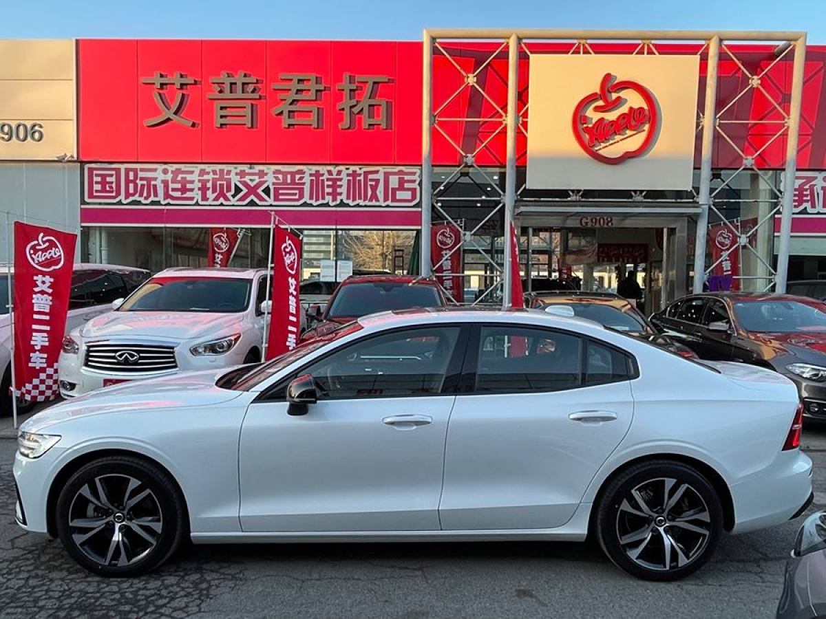 沃爾沃 S60L  2023款 B5 智雅運(yùn)動(dòng)版圖片