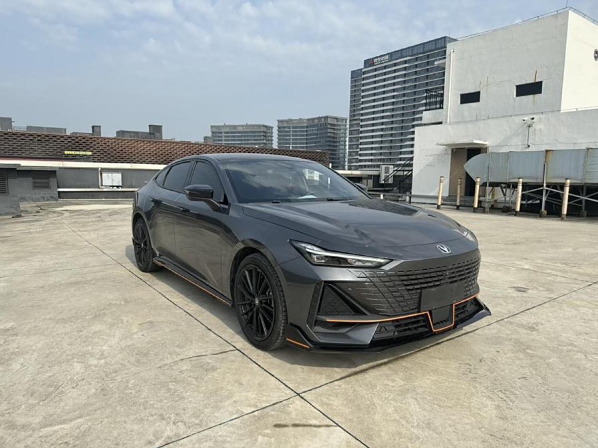 長(zhǎng)安 長(zhǎng)安UNI-V  2022款 1.5T 尊貴型圖片