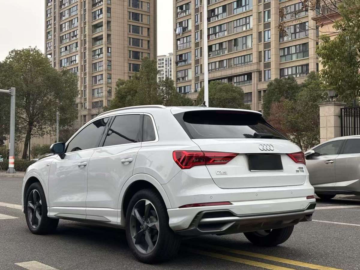 奧迪 奧迪Q3  2020款 35 TFSI 進(jìn)取動(dòng)感型圖片