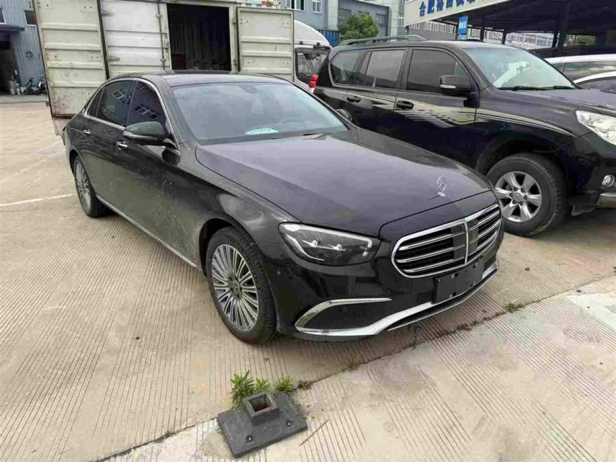 奔馳 奔馳E級(jí)  2023款 改款 E 300 L 時(shí)尚型圖片