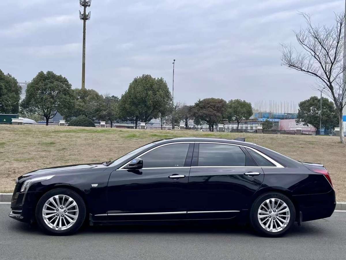 Cadillac CT62017 28T Deluxe Model图片