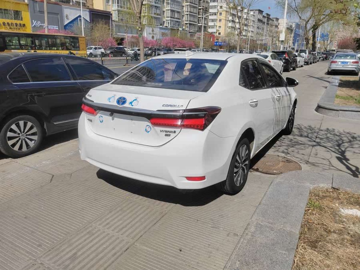 豐田 卡羅拉  2017款 改款雙擎 1.8L E-CVT領(lǐng)先版圖片