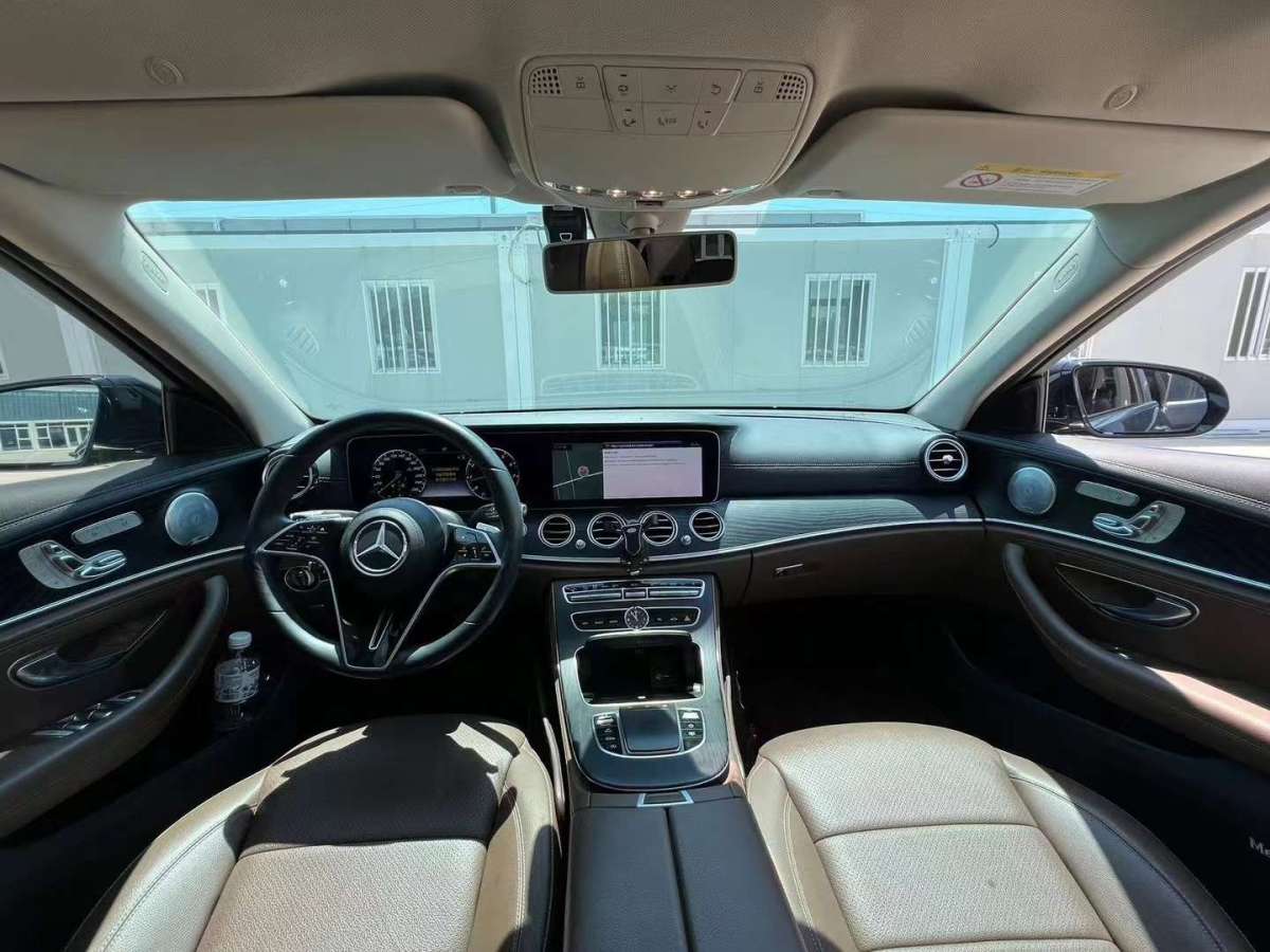 2018年11月奔驰 奔驰E级  2019款 E 300 L 豪华型