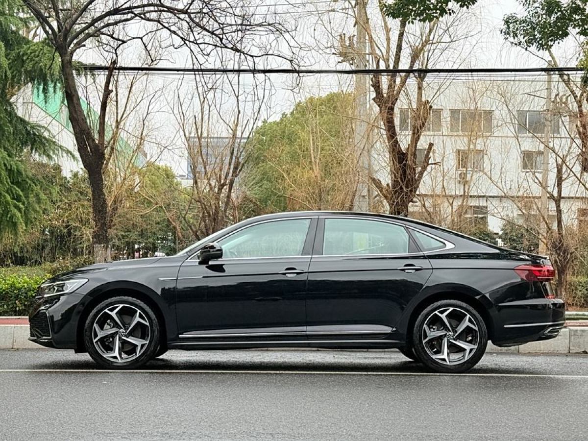 大眾 帕薩特  2024款 380TSI 星空豪華版圖片