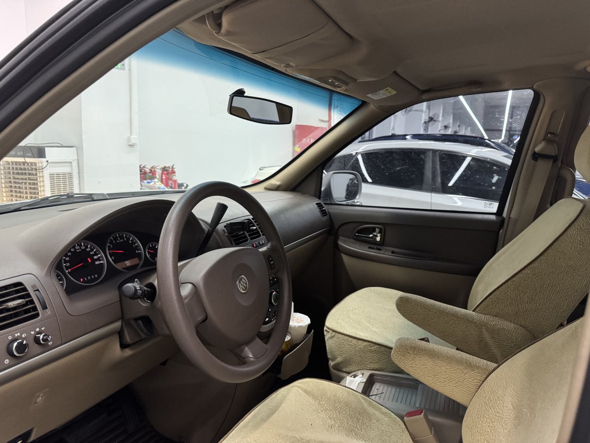 別克 GL8  2014款 2.4L 舒適版圖片