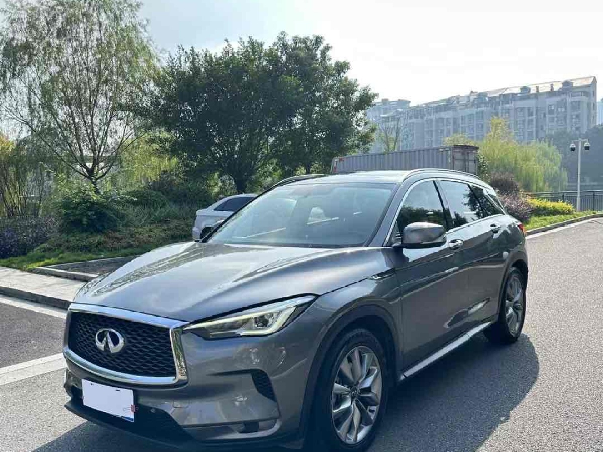 2020年8月英菲尼迪 QX50  2020款 改款 2.0T 兩驅(qū)時尚版