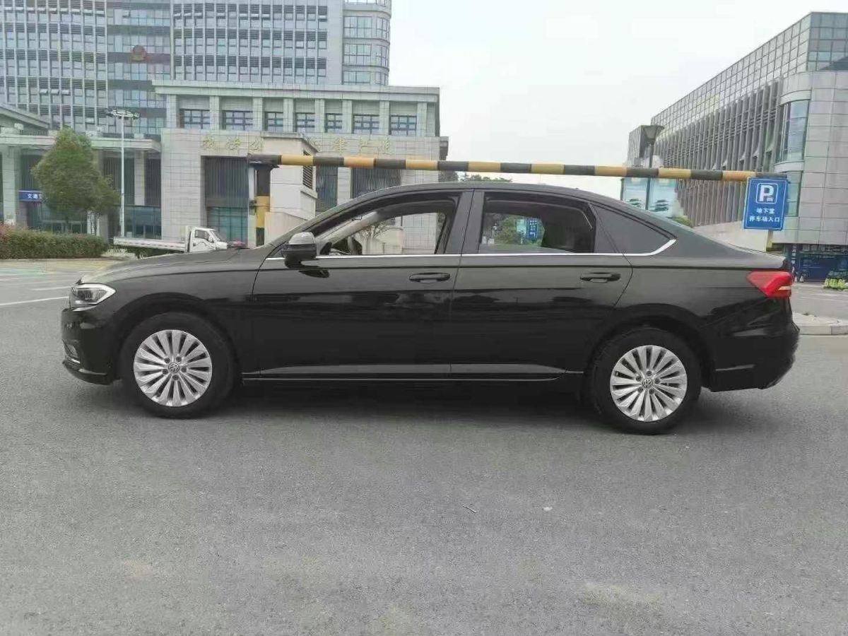 大眾 途昂  2019款  330TSI 兩驅(qū)尊崇豪華版圖片
