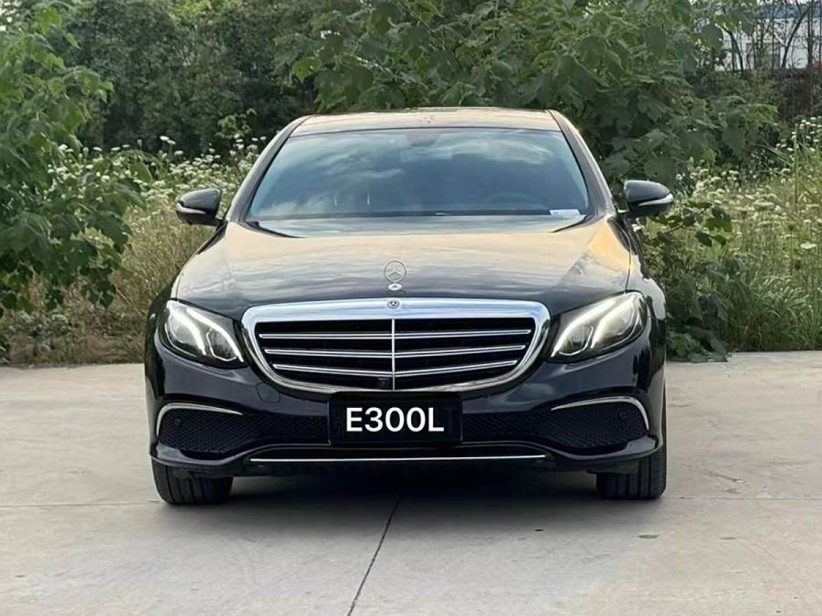 奔驰 奔驰E级  2019款 改款 E 300 L 运动时尚型图片