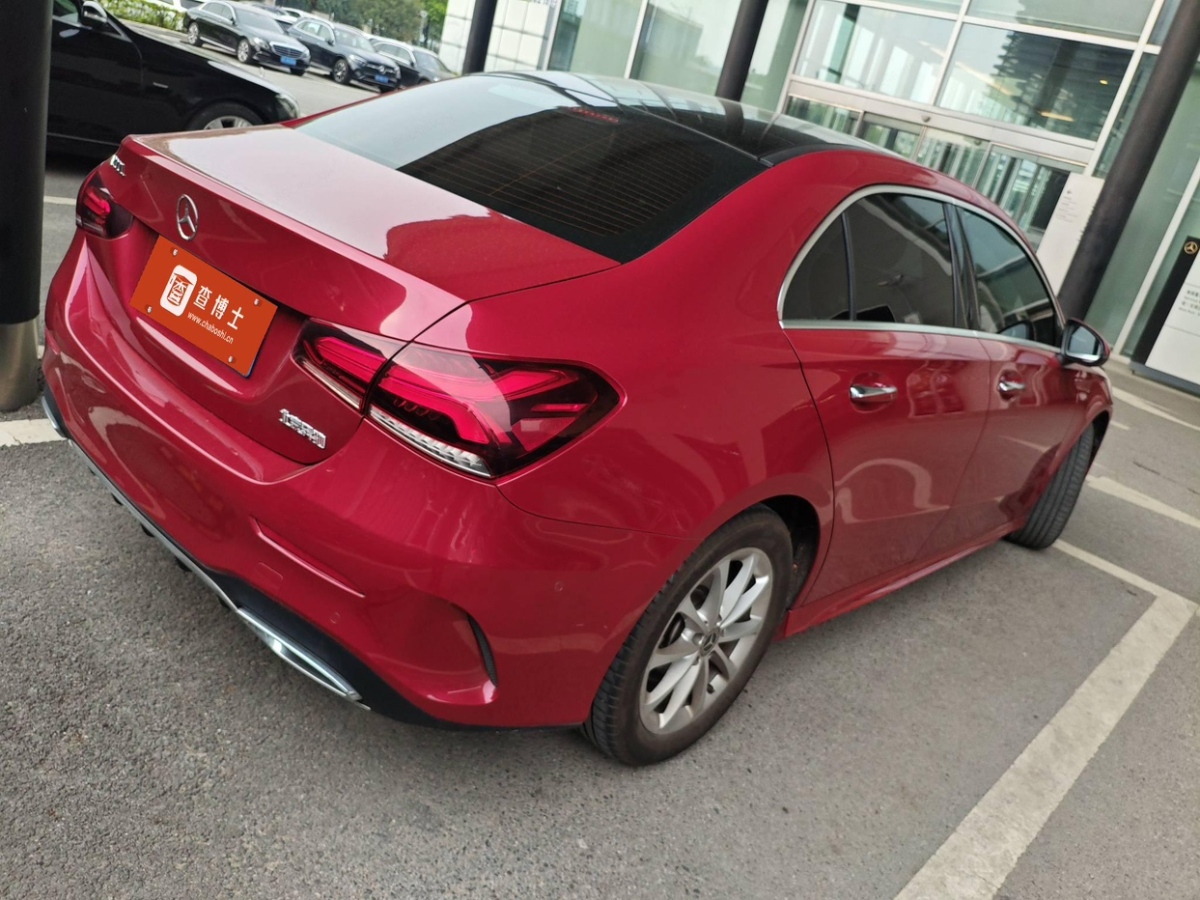 奔馳 奔馳A級  2022款 改款 A 200 L 運(yùn)動轎車動感型圖片