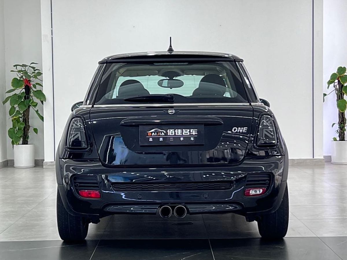 2011年6月MINI COUNTRYMAN  2011款 1.6L ONE