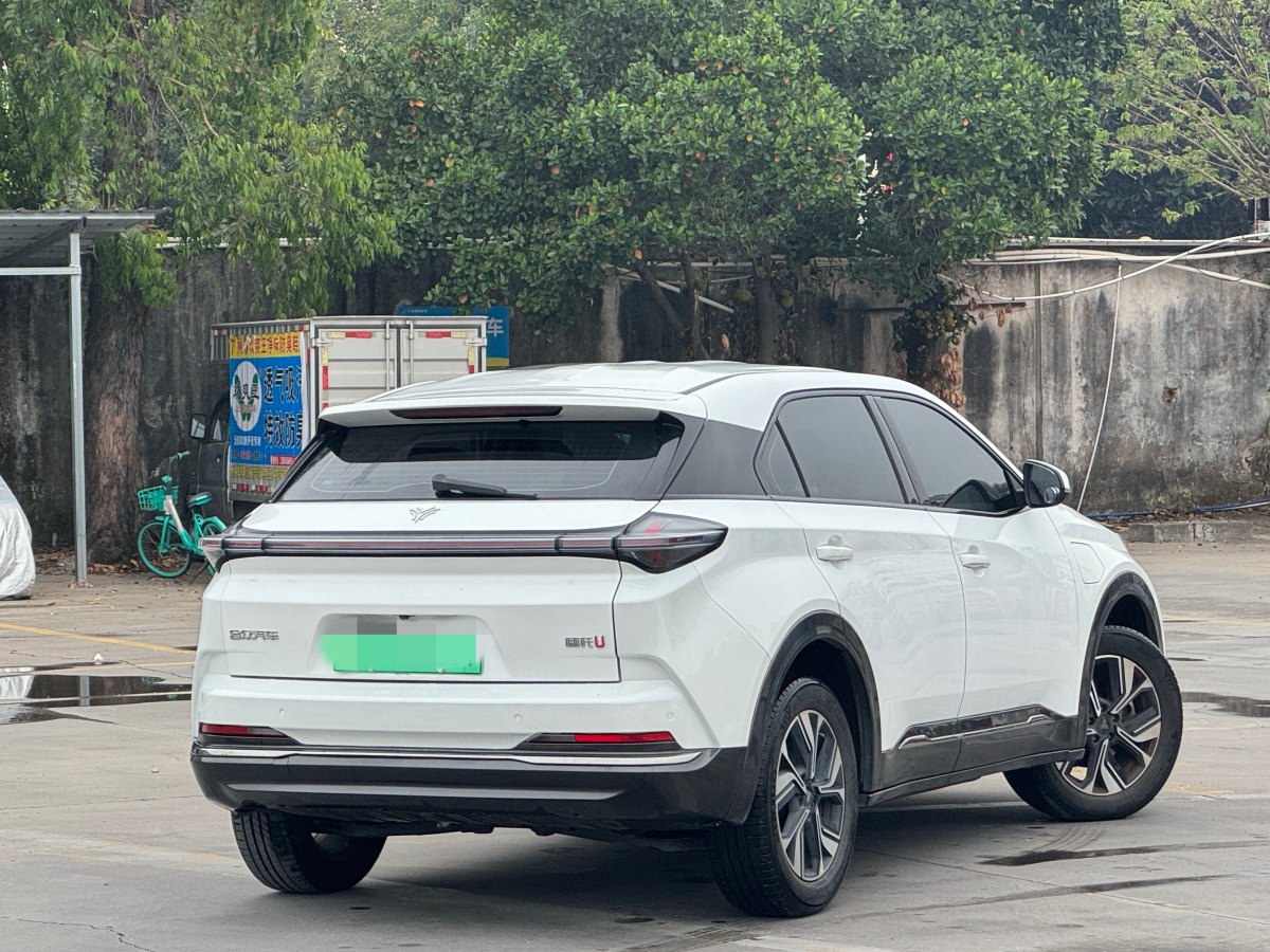 哪吒 哪吒U  2022款 改款 Pro 400 暢行網(wǎng)約版圖片