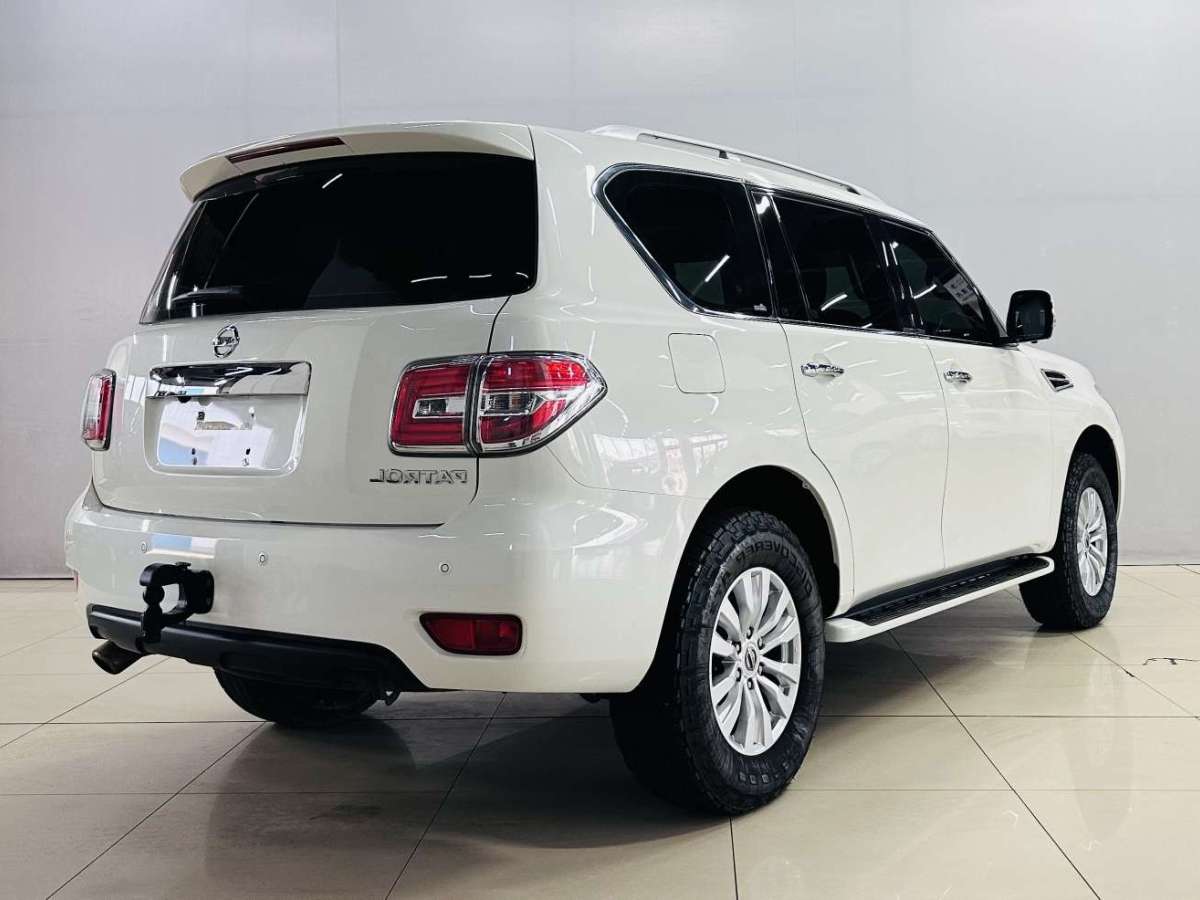 日產(chǎn) 途樂  2018款 4.0L 鉑金型圖片