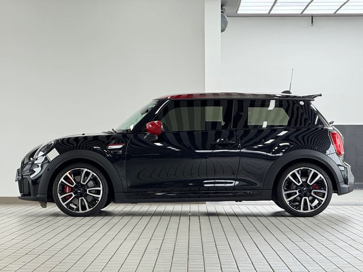 MINI JCW  2023款 2.0T JOHN COOPER WORKS Pat Moss紀(jì)念版圖片