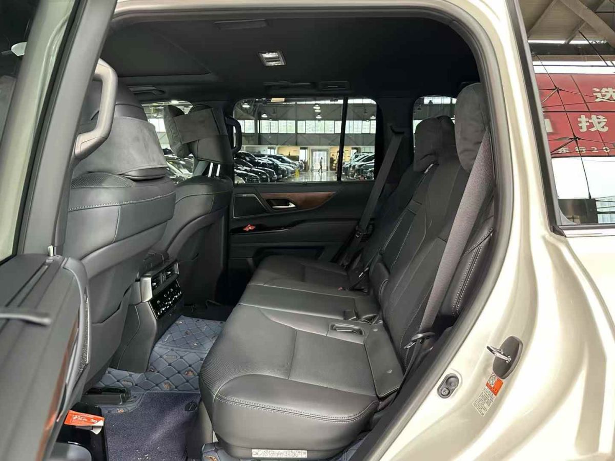 雷克薩斯 LX  2025款 700h OVERTRAIL領(lǐng)境版圖片